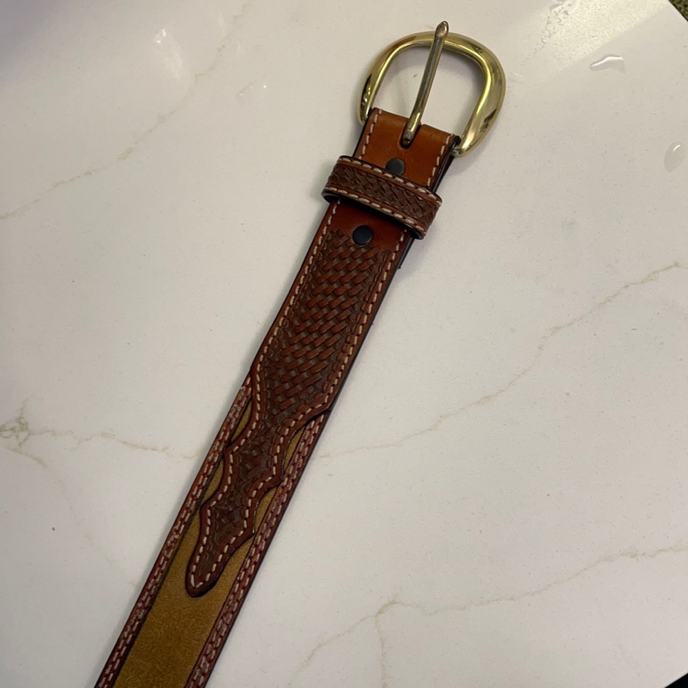 Leather belt with beautiful detail.